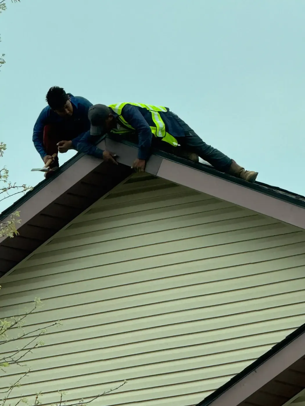 Manufacturer-certified roof installation in Angola